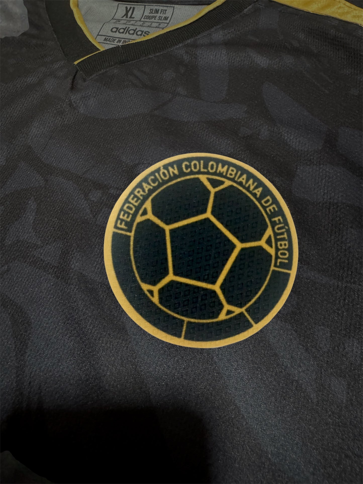 Camiseta Colombia Adidas Black Gold Edition - Jersey Premium